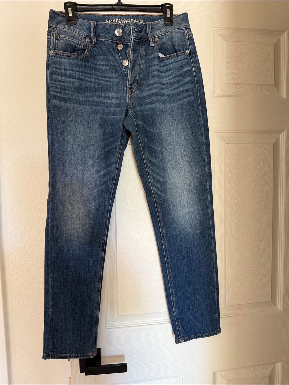 American Eagle Outfitters Women’s Medium Blue Straight Leg Jeans “Tomgirl”